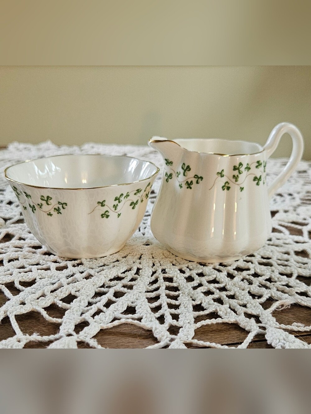 ROYAL TARA Fine Bone China Shamrock Creamer & Open Sugar Bowl 